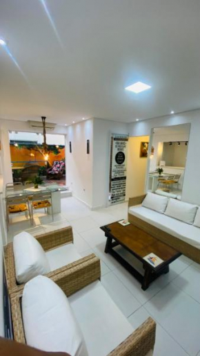 Apartamento com varanda Gourmet na praia da enseada